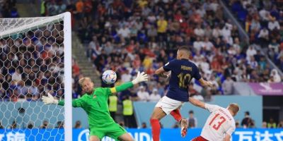 Copa do Mundo: França vence Dinamarca com dois gols de Mbappé