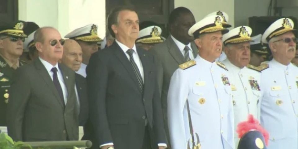 Bolsonaro participa de cerimônia na Escola Naval no Rio