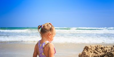 Verão, praia, piscina e os cuidados com os pequenos 