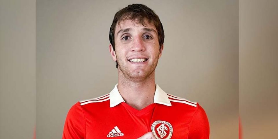 Inter anuncia a contratação do lateral-direito Mário Fernandes