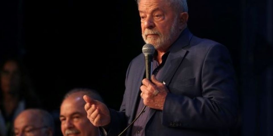 Lula confirma Aloizio Mercadante como presidente BNDES