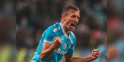 Grêmio comunica afastamento de Lucas Leiva após alterações em exames de rotina