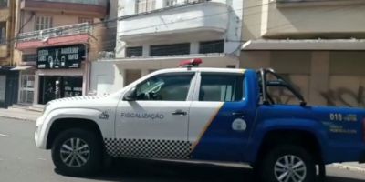 Duas pessoas morrem após ataque a tiros em barbearia de Porto Alegre