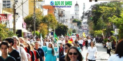 Desfile Cívico de Camaquã contou com um grande público