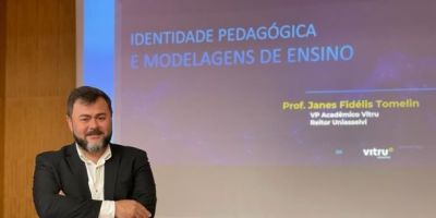 Reitor da Uniasselvi realiza workshop em evento internacional sobre educação