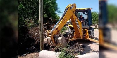 Manutenções nas tubulações de drenagem são realizadas em três bairros de Camaquã