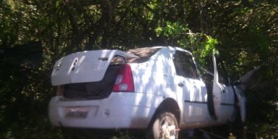 Carro incendiado, acidente de trânsito e 2 incêndios mobilizam o Corpo de Bombeiros neste sábado em Camaquã