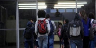 Escolas estaduais voltam às aulas nesta segunda-feira no RS