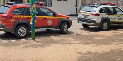 Brigada Militar e Corpo de Bombeiros fiscalizam comércios na orla da praia em São Lourenço do Sul