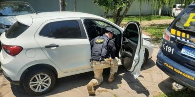 Dupla é presa com carro furtado na BR-116 em Barra do Ribeiro