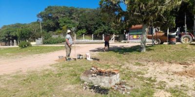 Churrasqueiras da orla da praia são alvos de vândalos em Tapes