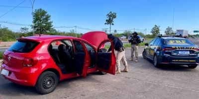 PRF prende criminoso com carro clonado em Eldorado do Sul