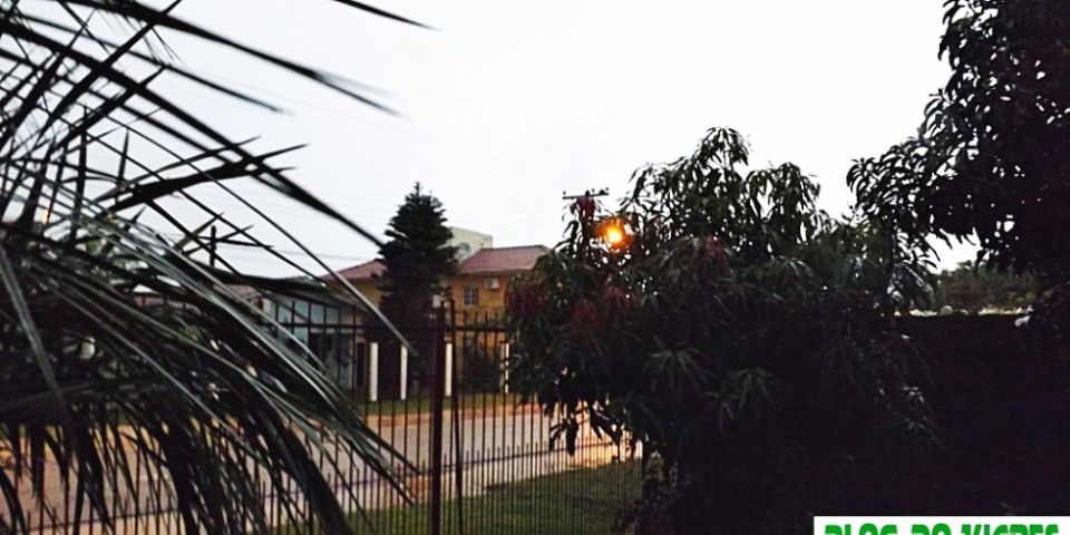 Além de chuvas nesta quarta, manhã que parece noite em Camaquã e região