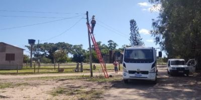 Concluído mutirão da iluminação na Pacheca e na Ilha Santo Antônio em Camaquã