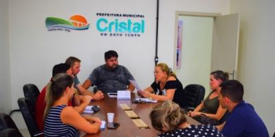 Estiagem é pauta de reunião entre representantes em Cristal 