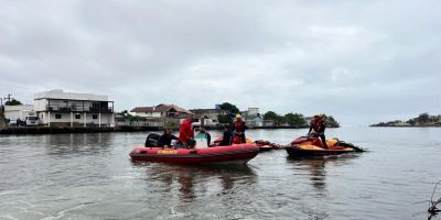 Forças de segurança do RS atuam em resgate após queda de ponte pênsil no Litoral Norte