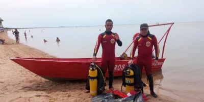 Bombeiros realizam mais uma ação de limpeza em praia de Arambaré