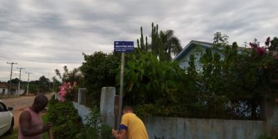 Prefeitura de Camaquã instala placas de identificação de ruas na Vila Aurora