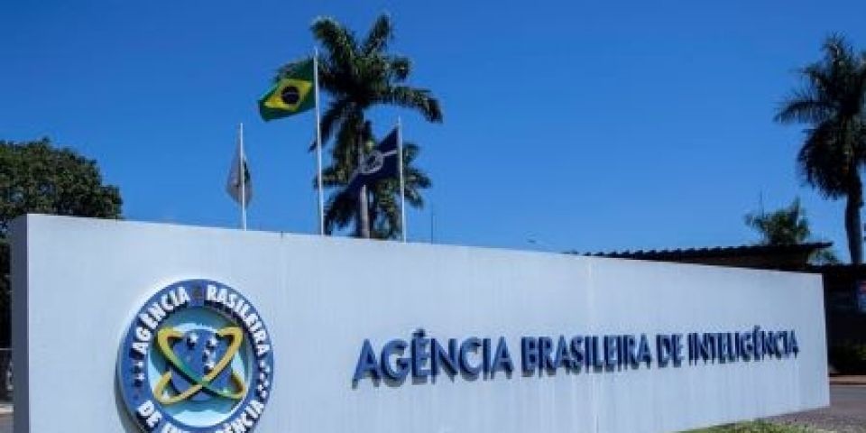 Cidadãos brasileiros teriam sido monitorados pela Abin