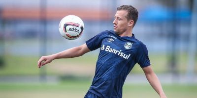 Jogador do Grêmio, Lucas Leiva, anuncia sua aposentadoria do futebol