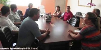 Cristal - município recebe dois novos médicos cubanos através do programa mais médicos