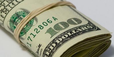 Dólar fecha a R$ 4,05, maior valor na história do real