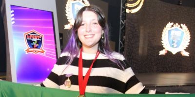 Jovem pesquisadora gaúcha ganha medalha de ouro em feira na Tunísia