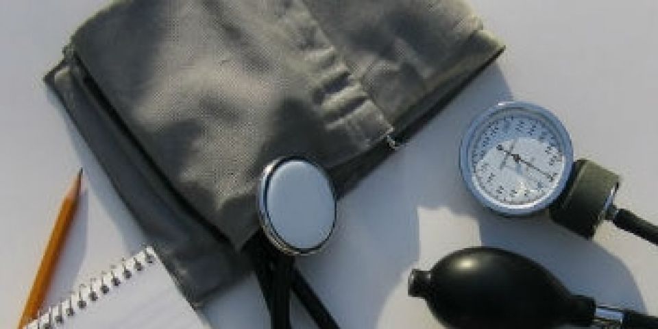 Saiba mais sobre hipertensão, doença muito conhecida por pressão alta