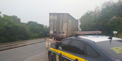 PRF prende motorista de carreta dirigindo embriagado em Eldorado do Sul