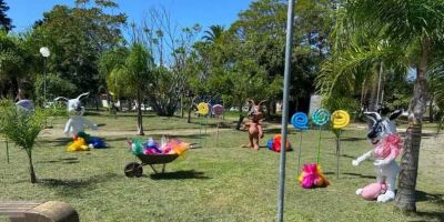 Praça Central Dedê Serpa está sendo enfeitada para a Páscoa em São Lourenço do Sul