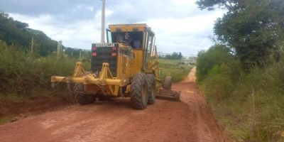 Estrada do Assentamento da Boa Vista recebe melhorias em Camaquã