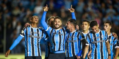 Grêmio vence o Santos no primeiro jogo de volta à Série A