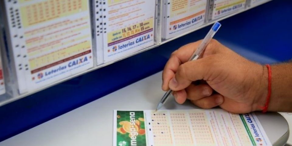 Nenhum apostador acerta as seis dezenas e Mega-Sena acumula em R$ 45 milhões