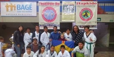 Atletas tapenses conquistam medalhas em Bagé no Taekwondo