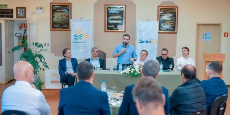 Gabriel Souza debate em Camaquã o desenvolvimento da Costa Doce