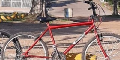 Jovem tem bicicleta furtada da frente de estabelecimento comercial no centro de Camaquã