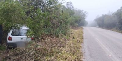 Carro é encontrado abandonado às margens da ERS-350 entre Camaquã e Chuvisca