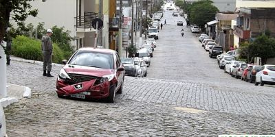 Acidente de trânsito envolvendo carro da prefeitura é registrado na manhã desta quinta em Camaquã