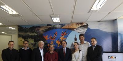 Fundergs assina repasse de recursos para esportes em Arambaré e outros 10 municípios