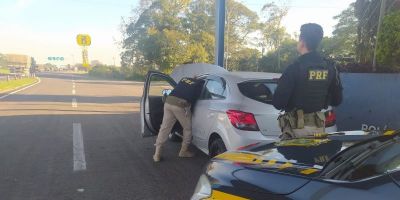 Homem é preso transportando munições em carro roubado, na BR-290 em Eldorado do Sul