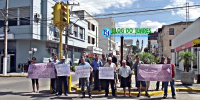 Camaquã - moradores do interior reivindicam melhorias nas estradas rurais e entregam pauta ao prefeito