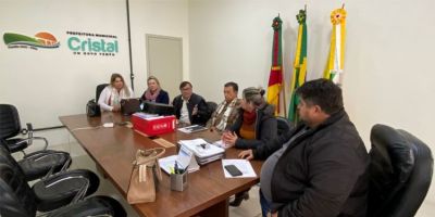 Projeto Rota das Etnias é discutido em reunião na Prefeitura de Cristal visando valorizar a diversidade cultural na região