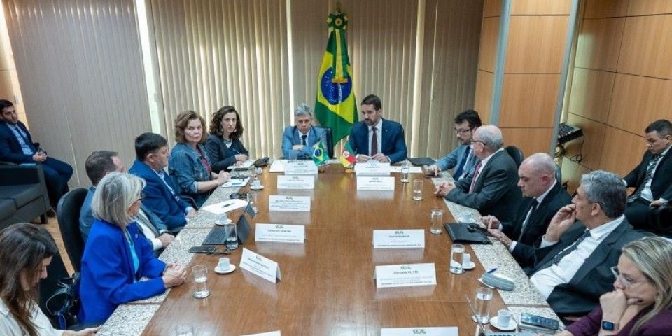 Leite atualiza governo federal sobre demandas do RS relacionadas à estiagem