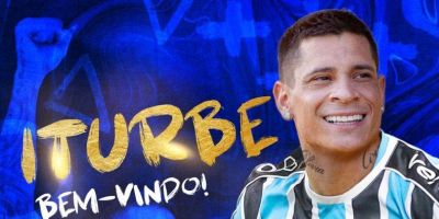 Grêmio anuncia a contratação do atacante Iturbe, de 30 anos