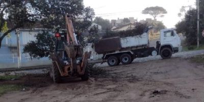 Prefeitura de Camaquã realiza mutirão de recolhimento de entulho em bairros