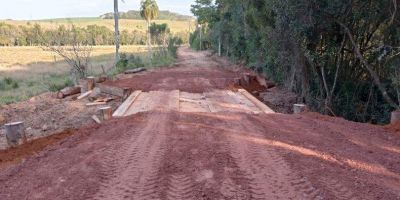 Prefeitura de Camaquã constrói ponte na Estrada do Campestre