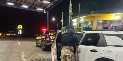 PRF prende dupla viajando com carro furtado em Eldorado do Sul