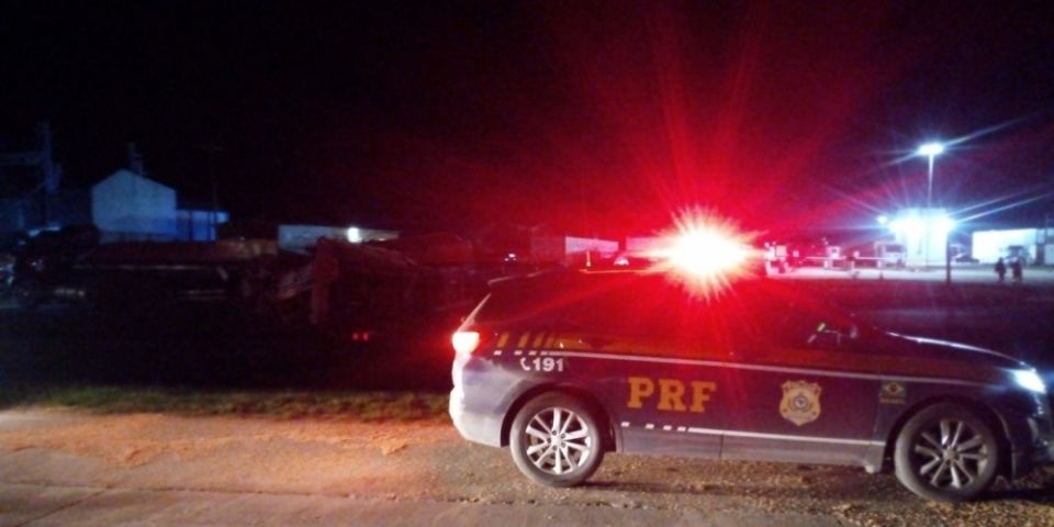 Acidente na BR-392 em Rio Grande resulta na morte de motorista de caminhão