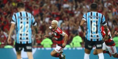 Flamengo vence Grêmio de novo e enfrenta São Paulo na final da Copa do Brasil