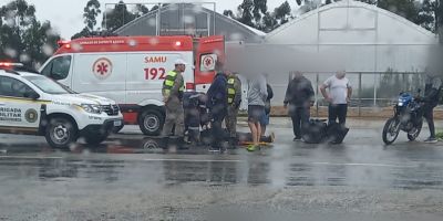 Colisão entre motocicleta e caminhonete deixa homem ferido em Camaquã